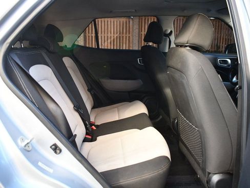 Used 2022 Hyundai Venue SEL w/ Cargo Package image 21