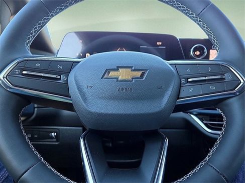 New 2026 Chevrolet Equinox EV LT image 18