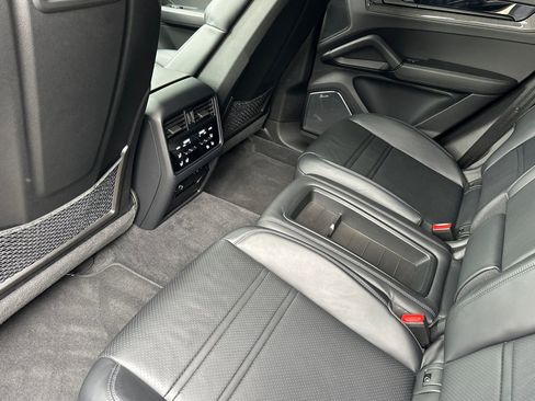 Certified 2024 Porsche Cayenne Turbo GT AWD/4WD image 14