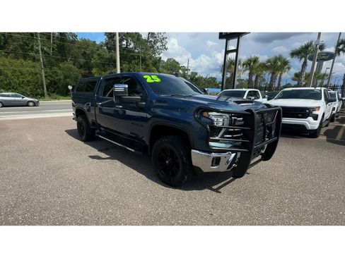 Used 2025 Chevrolet Silverado 2500 LTZ w/ LTZ Premium Package AWD/4WD image 8