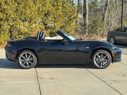 Used 2023 MAZDA MX-5 Miata Grand Touring image 7