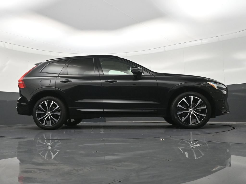 Certified 2024 Volvo XC60 B5 Plus w/ Protection Package Premier AWD/4WD image 30