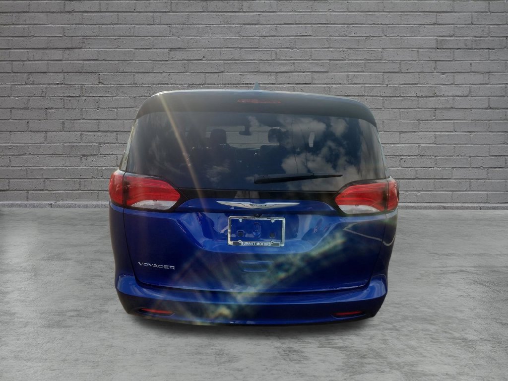 Used 2021 Chrysler Voyager LX FWD image 10