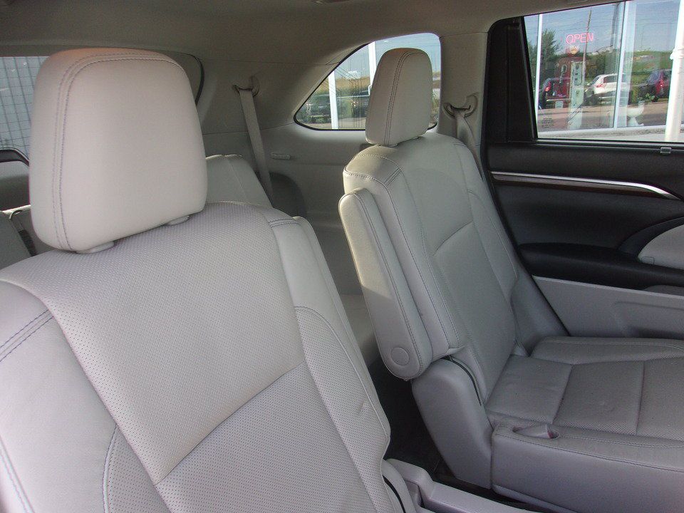 Used 2014 Toyota Highlander Limited AWD/4WD image 14