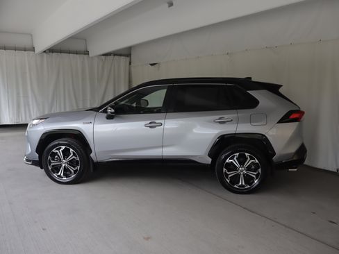 Used 2024 Toyota RAV4 XSE w/ Weather Package AWD/4WD image 25