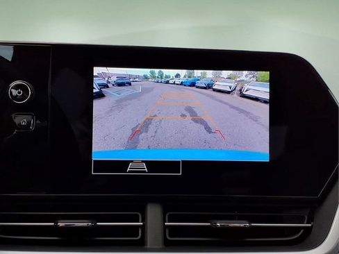 Used 2024 Chevrolet Trax RS w/ Driver Confidence Package FWD image 19
