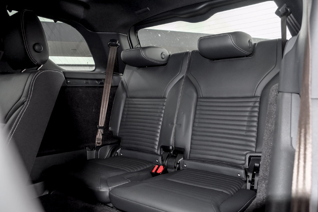 New 2026 Land Rover Discovery Limited Edition AWD/4WD image 16