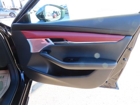 New 2026 MAZDA MAZDA3 Hatchback w/Premium Plus Pkg image 9