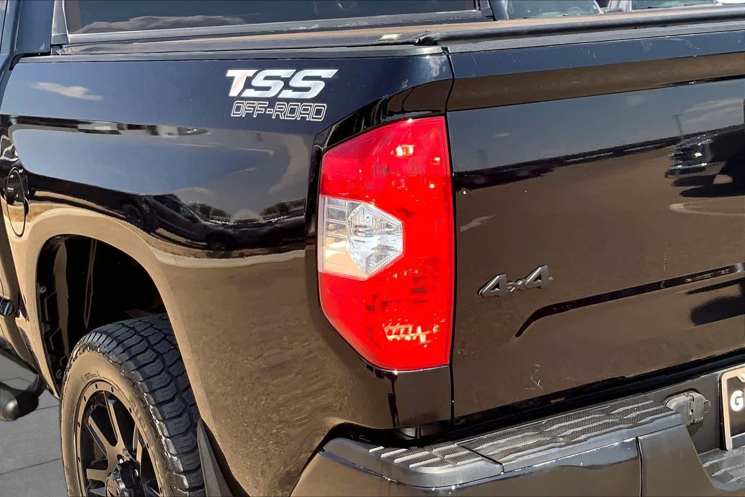 Used 2021 Toyota Tundra SR5 w/ SR5 Upgrade Package AWD/4WD image 28