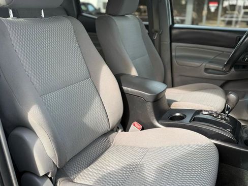 Used 2015 Toyota Tacoma PreRunner w/ Convenience Package image 13