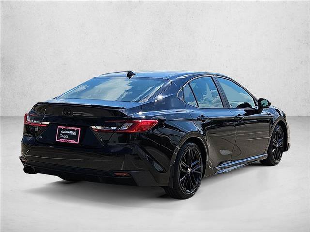 Used 2025 Toyota Camry SE w/ Convenience Package FWD image 2
