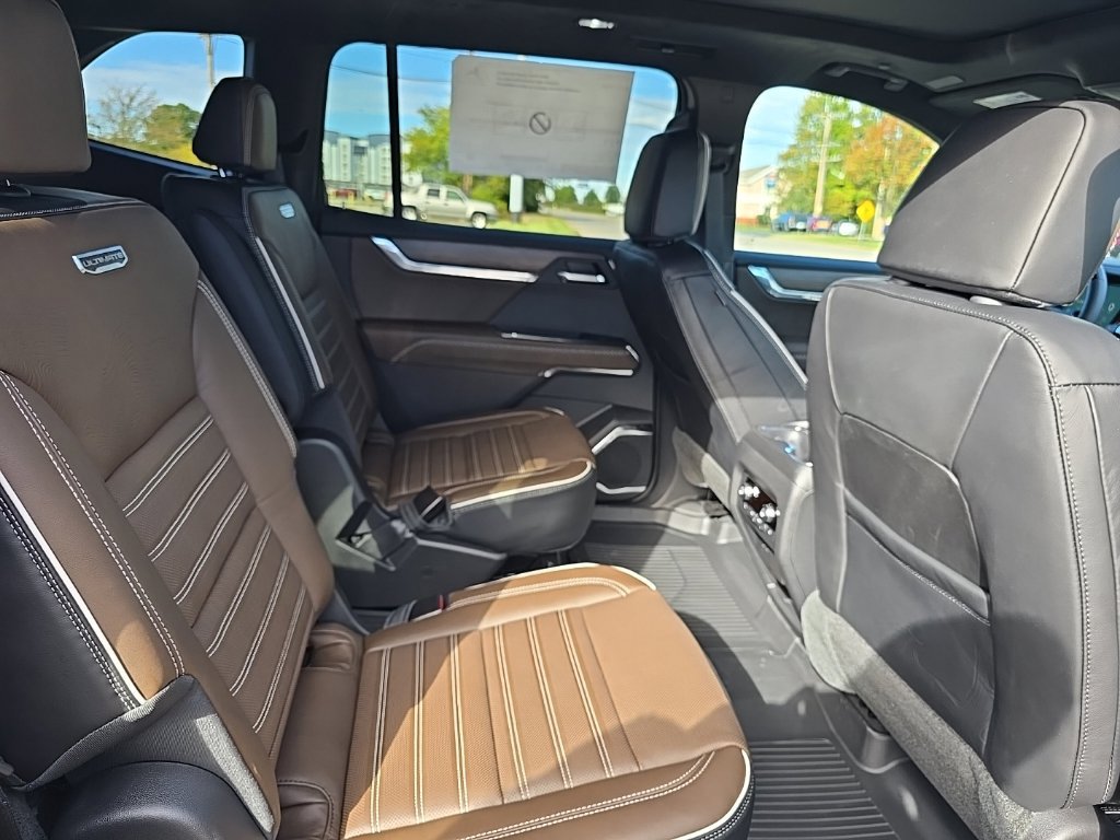 New 2027 GMC Acadia Denali Ultimate w/ LPO, Floor Liner Package AWD/4WD image 12