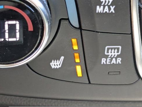 Used 2023 Chevrolet Traverse LT FWD image 33