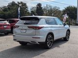 Used 2024 Mitsubishi Outlander SE image 3