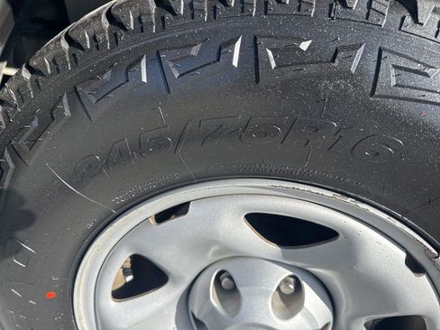 Used 2022 Toyota Tacoma SR image 27