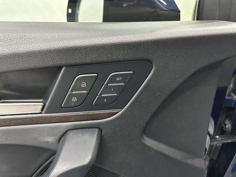 Used 2021 Audi Q5 2.0T Premium Plus w/ Premium Plus Package AWD/4WD image 12