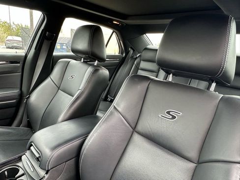 Used 2023 Chrysler 300 S w/ Comfort Group image 8