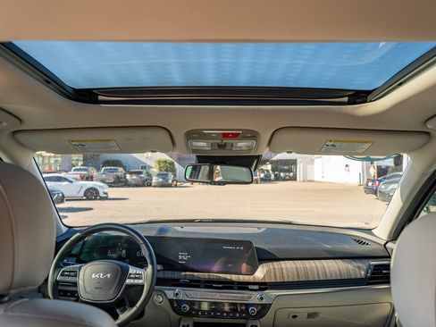 Used 2023 Kia Telluride EX w/ EX Captain's Chair Package image 24