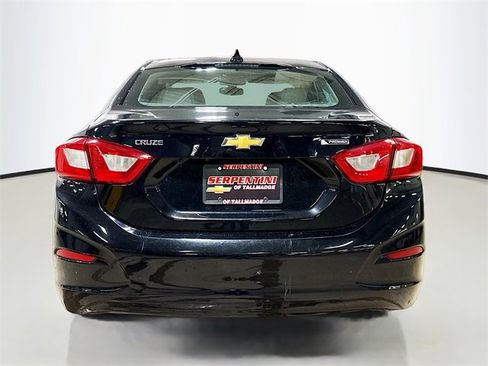 Used 2018 Chevrolet Cruze Premier image 8