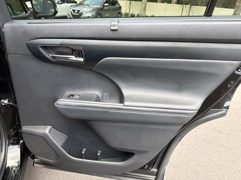Certified 2025 Toyota Highlander XSE AWD/4WD image 19
