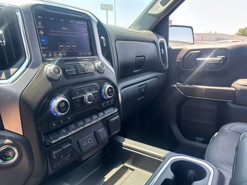 Used 2021 GMC Sierra 1500 SLT AWD/4WD image 19