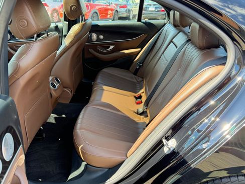 Used 2017 Mercedes-Benz E 300 4MATIC image 31