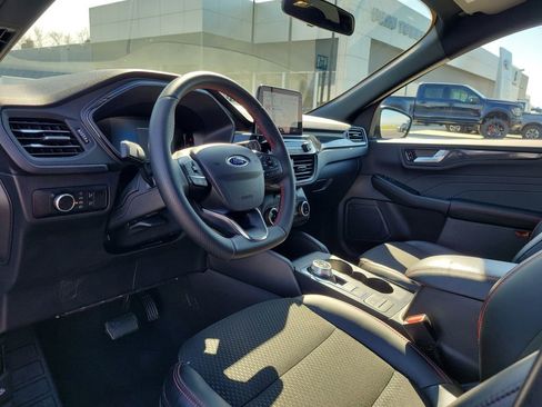 Certified 2025 Ford Escape ST-Line AWD/4WD image 21