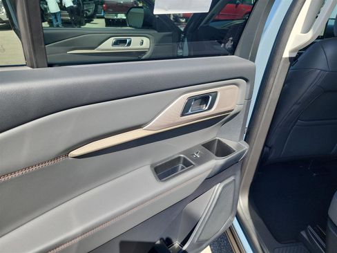 New 2025 Ford Explorer Active w/ Active Comfort Package image 19