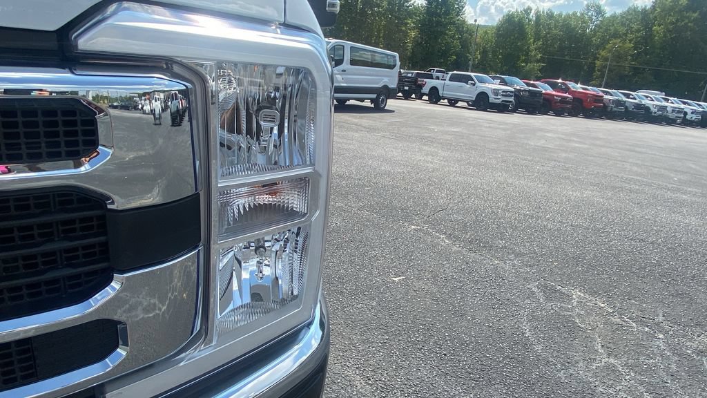 New 2026 Ford F350 XL w/ XL Chrome Package AWD/4WD image 9