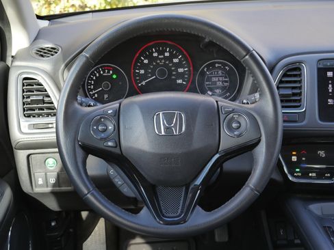 Used 2017 Honda HR-V EX-L image 7