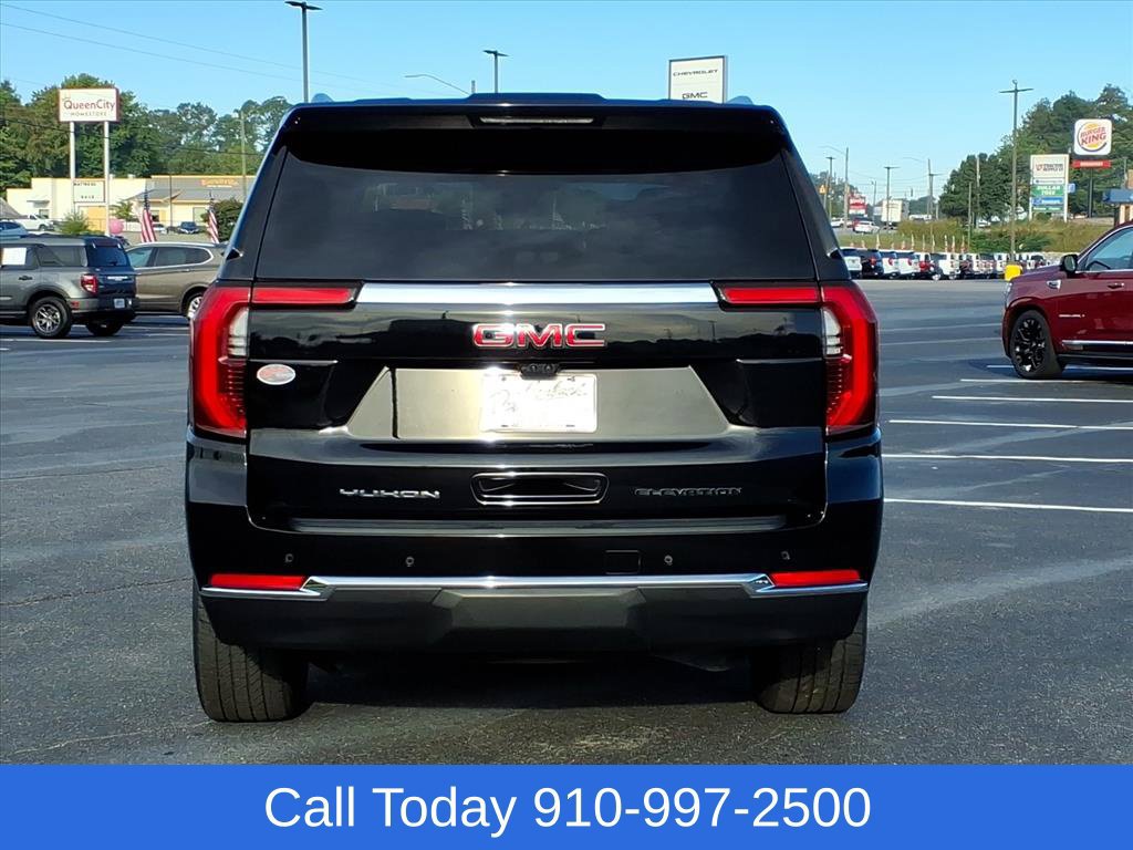 Used 2025 GMC Yukon Elevation w/ Elevation Premium Package AWD/4WD image 5