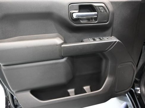Used 2022 Chevrolet Silverado 1500 Custom Trail Boss AWD/4WD image 24