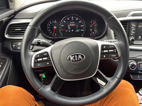 Used 2020 Kia Sorento EX image 4
