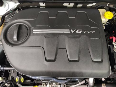 Used 2016 Jeep Cherokee Limited w/ Luxury Group image 30