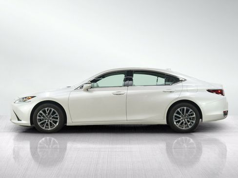 Used 2022 Lexus ES 250 w/ Premium Package AWD/4WD image 2