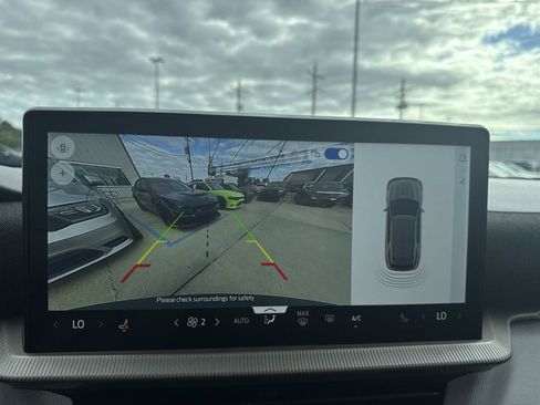 Used 2025 Ford Explorer Active image 25