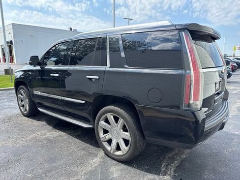 Used 2017 Cadillac Escalade Luxury AWD/4WD image 4