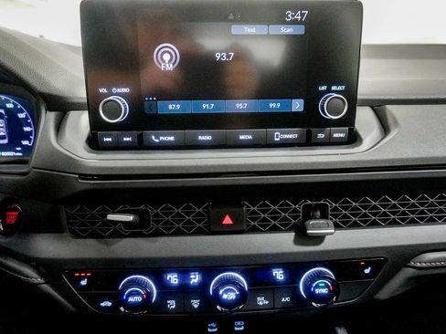 New 2025 Honda Accord SE image 22