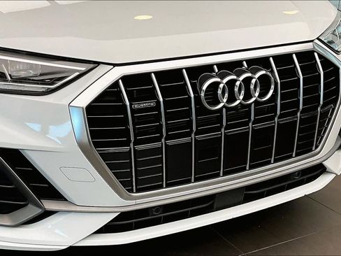 Used 2022 Audi Q3 2.0T Premium Plus w/ Premium Plus Package image 32