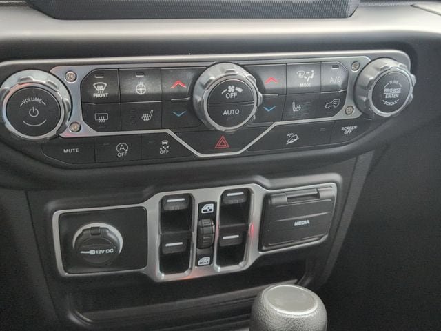 Used 2021 Jeep Wrangler Unlimited Sahara w/ Cold Weather Group AWD/4WD image 14