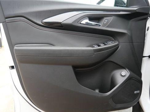 Used 2023 Chevrolet TrailBlazer RS w/ Sun and Liftgate Package AWD/4WD image 12