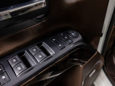 Used 2015 GMC Sierra 3500 Denali w/ Duramax Plus Package image 33