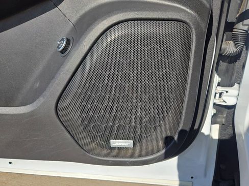 Used 2023 GMC Acadia SLT image 29