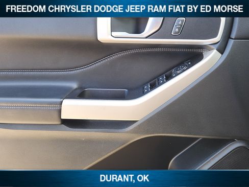 Used 2022 Ford Explorer XLT w/ Equipment Group 202A image 17