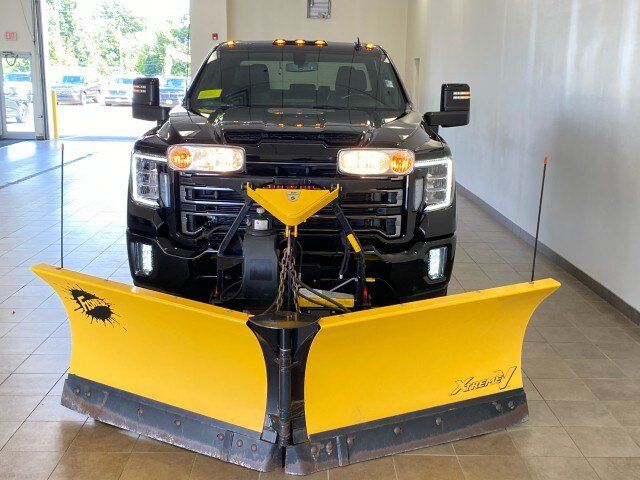 Used 2022 GMC Sierra 2500 AT4 w/ Gooseneck/5TH Wheel Package AWD/4WD image 3