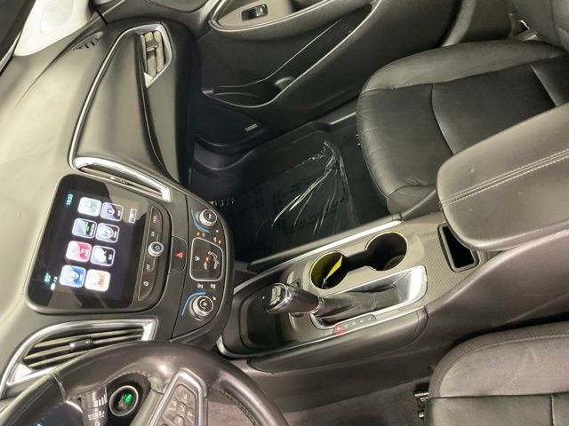 Used 2017 Chevrolet Malibu LT w/ Leather Package FWD image 21