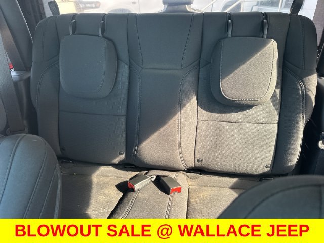 Used 2022 Jeep Wrangler Sport AWD/4WD image 14