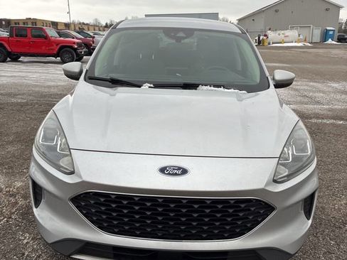 Used 2020 Ford Escape SE image 12