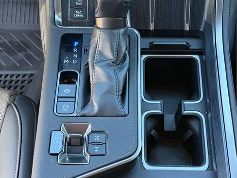 Used 2024 Lexus GX 550 image 12