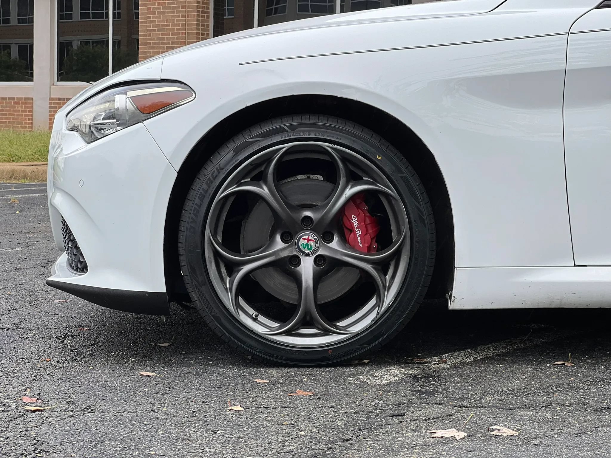 Used 2019 Alfa Romeo Giulia Ti Sport w/ Quick Order Package 22S Sport AWD/4WD image 44